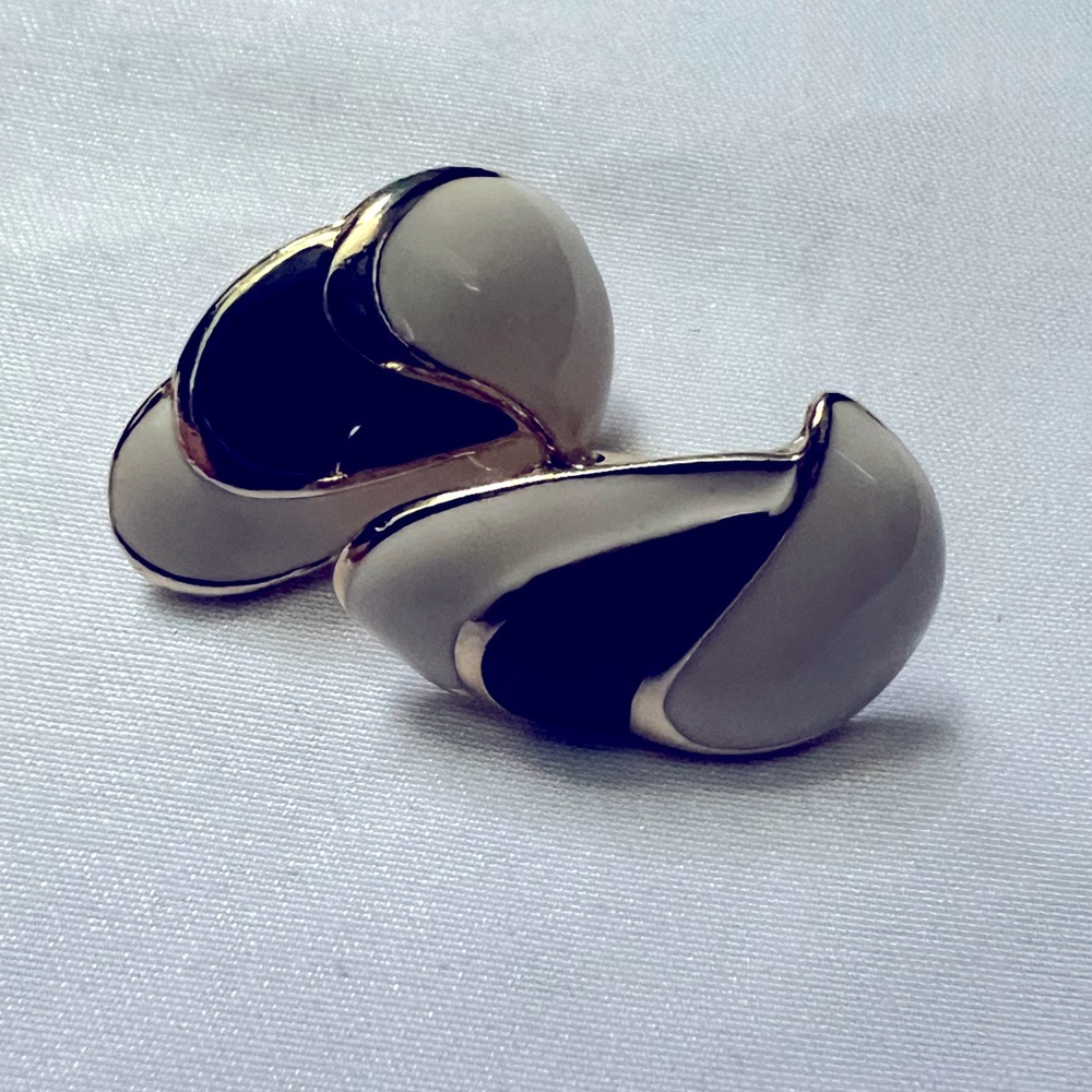 5 Pairs Of Clip-on Earrings - NO LONGER AVAILABLE
